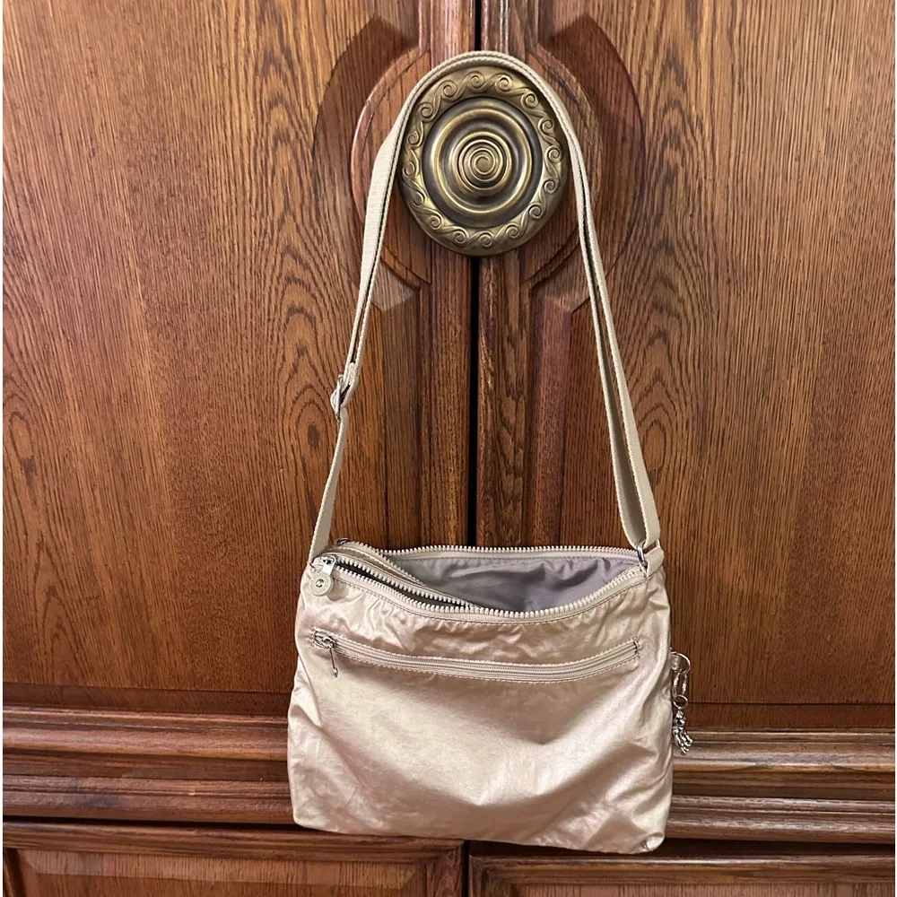 Kipling Set Alvar Metallic Glow Nylon Crossbody Gold & Large Creativity Wallet - Picture 3 of 14